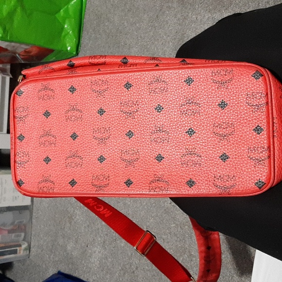 COPY - ⭐Host Pick⭐ Mcm Red Dual Stark Visetos Backpack - Picture 8 of 11